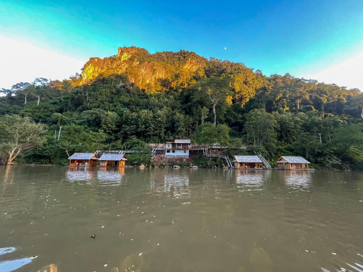 Nongkhiaw The Float House Hotel Bagian luar foto