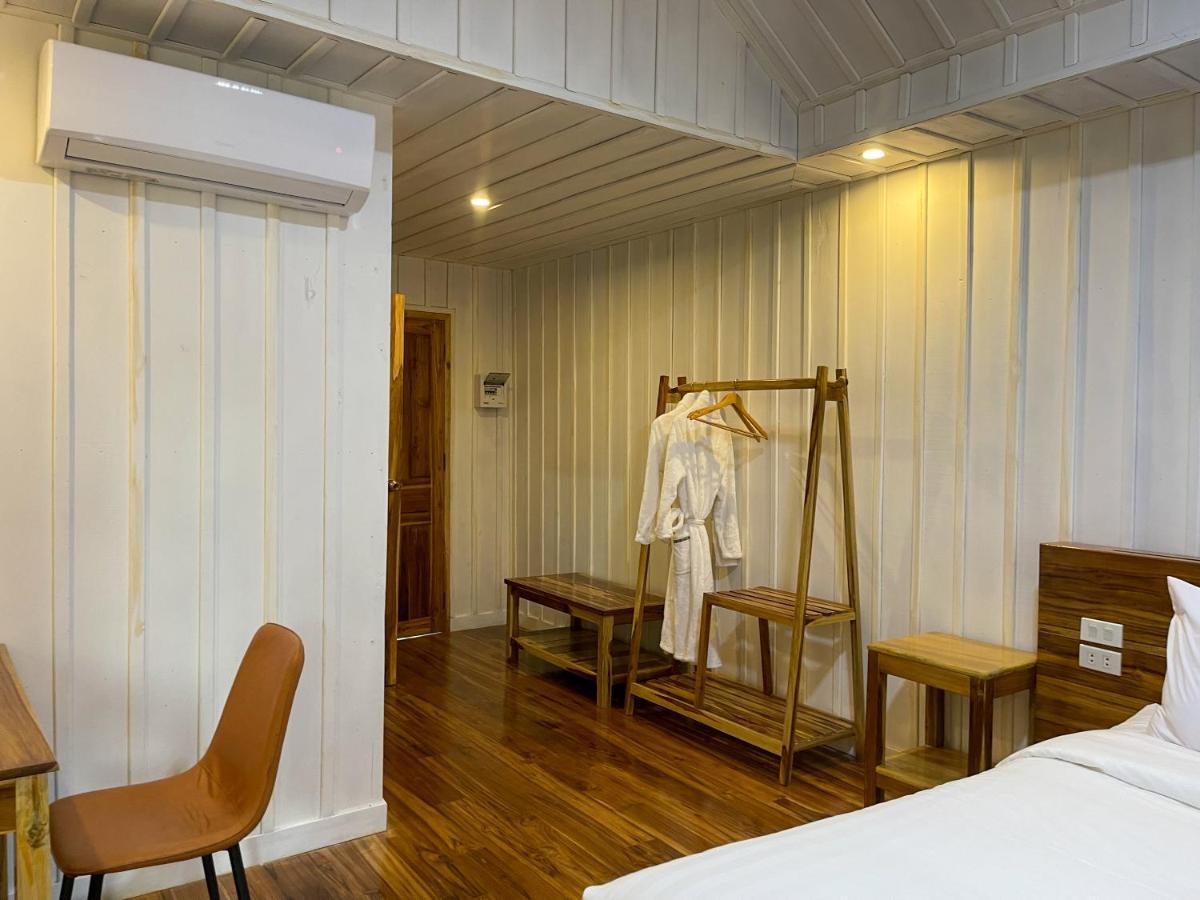 Nongkhiaw The Float House Hotel Bagian luar foto