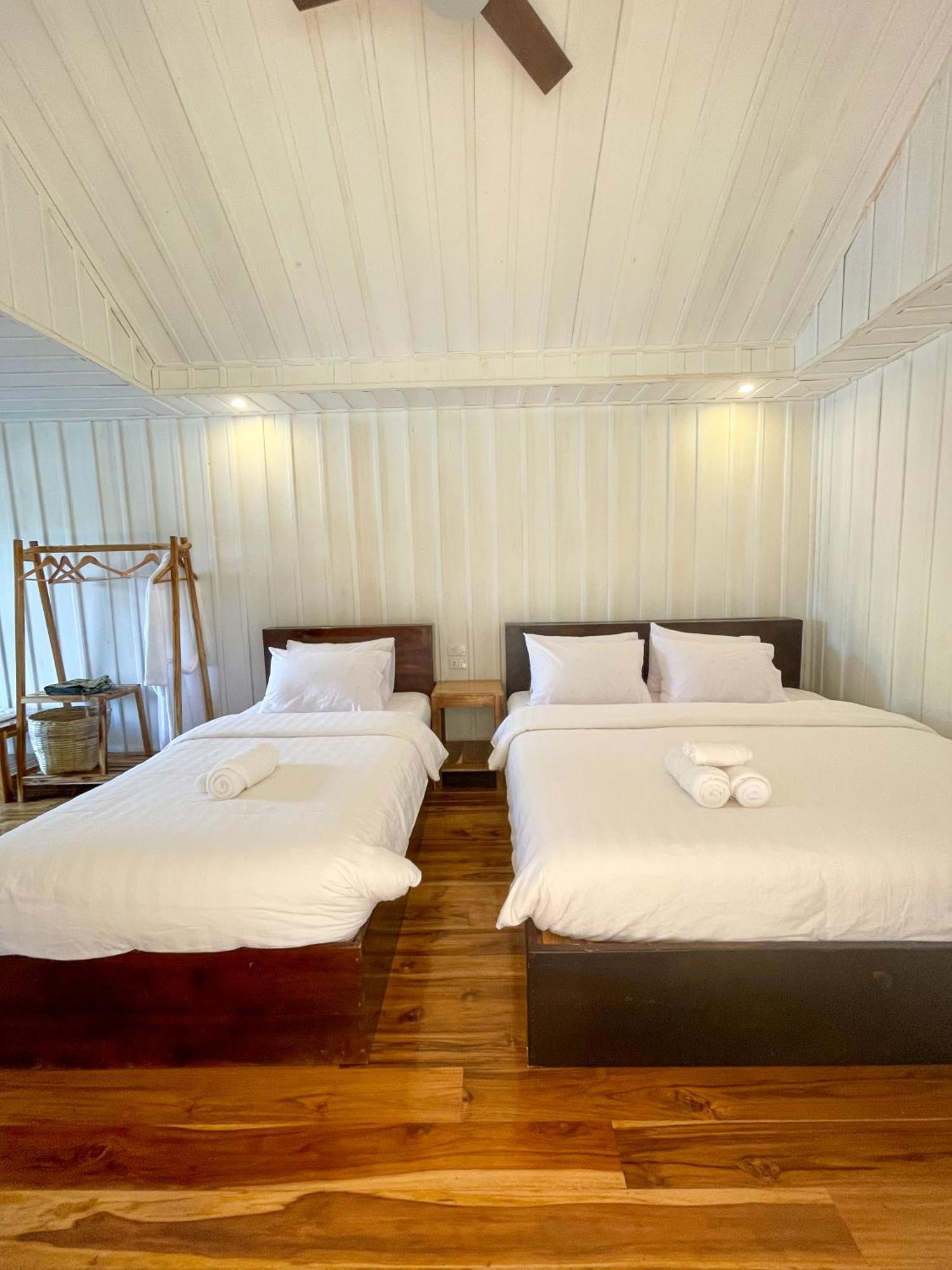 Nongkhiaw The Float House Hotel Bagian luar foto
