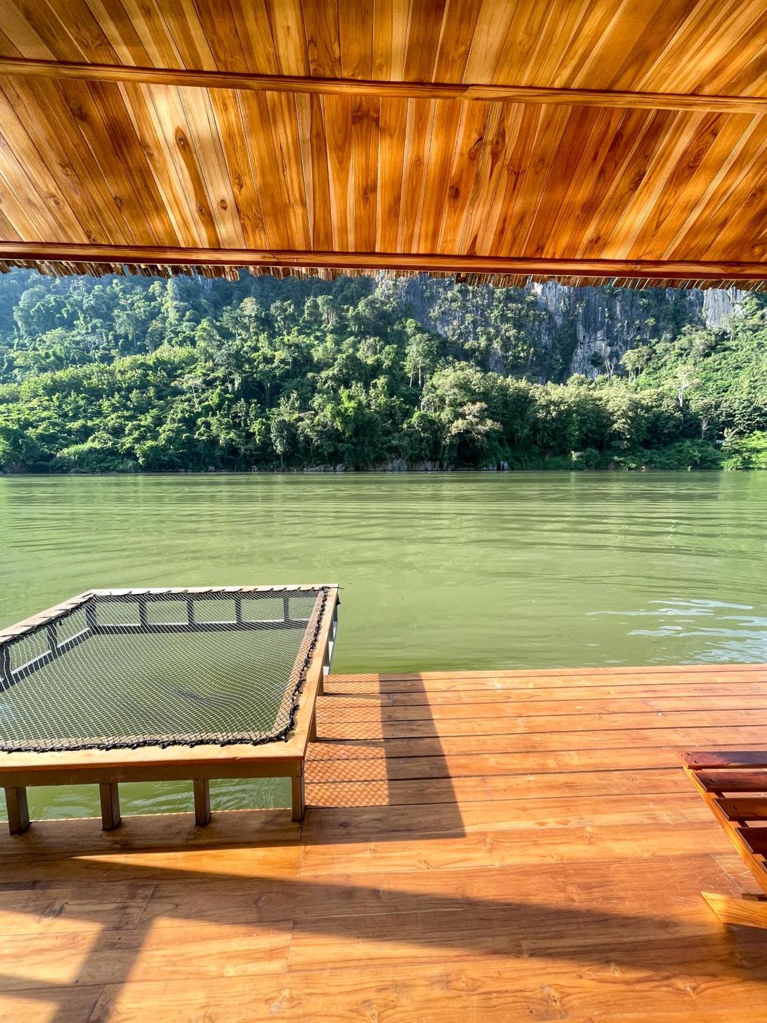 Nongkhiaw The Float House Hotel Bagian luar foto
