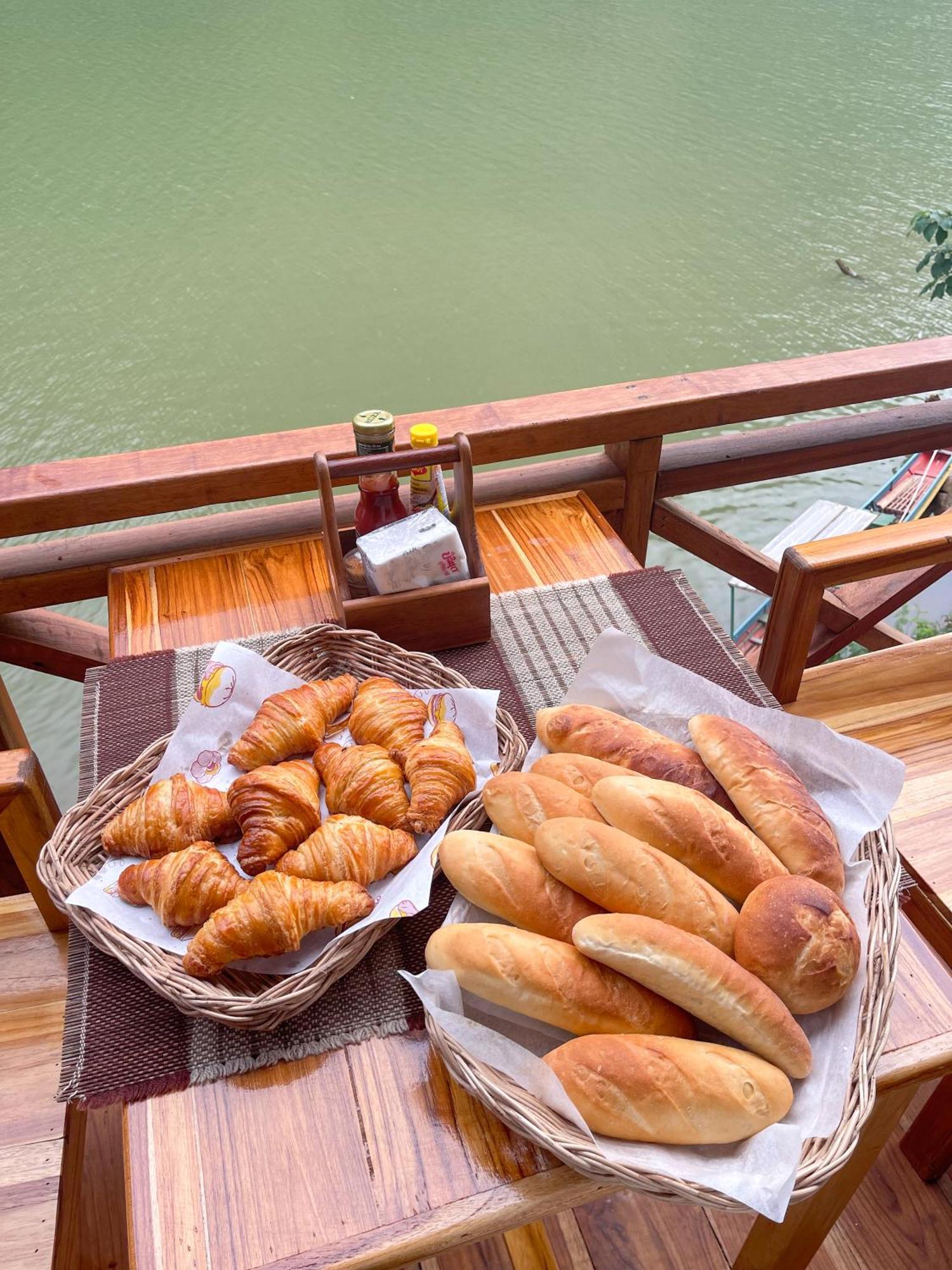 Nongkhiaw The Float House Hotel Bagian luar foto