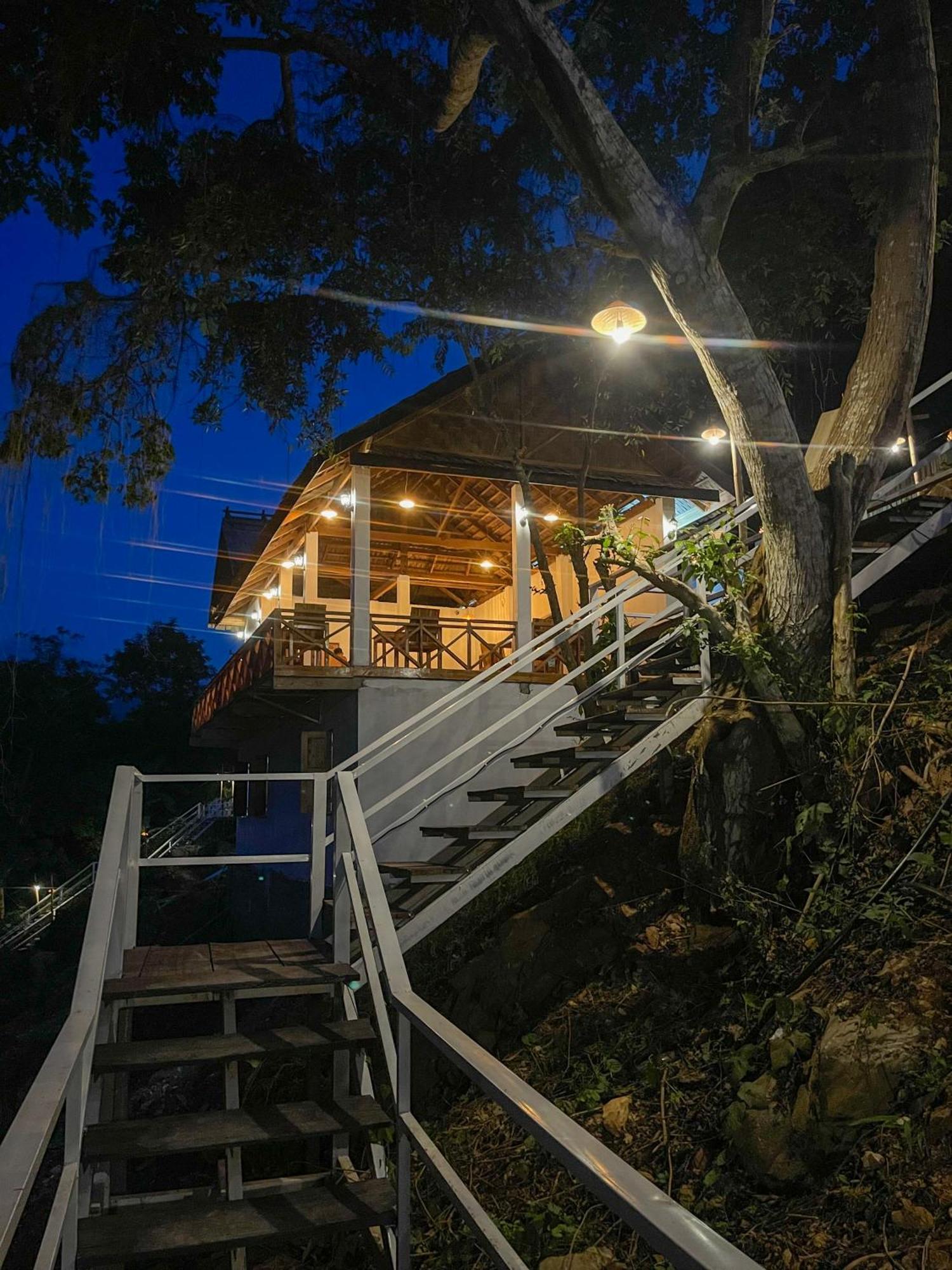 Nongkhiaw The Float House Hotel Bagian luar foto