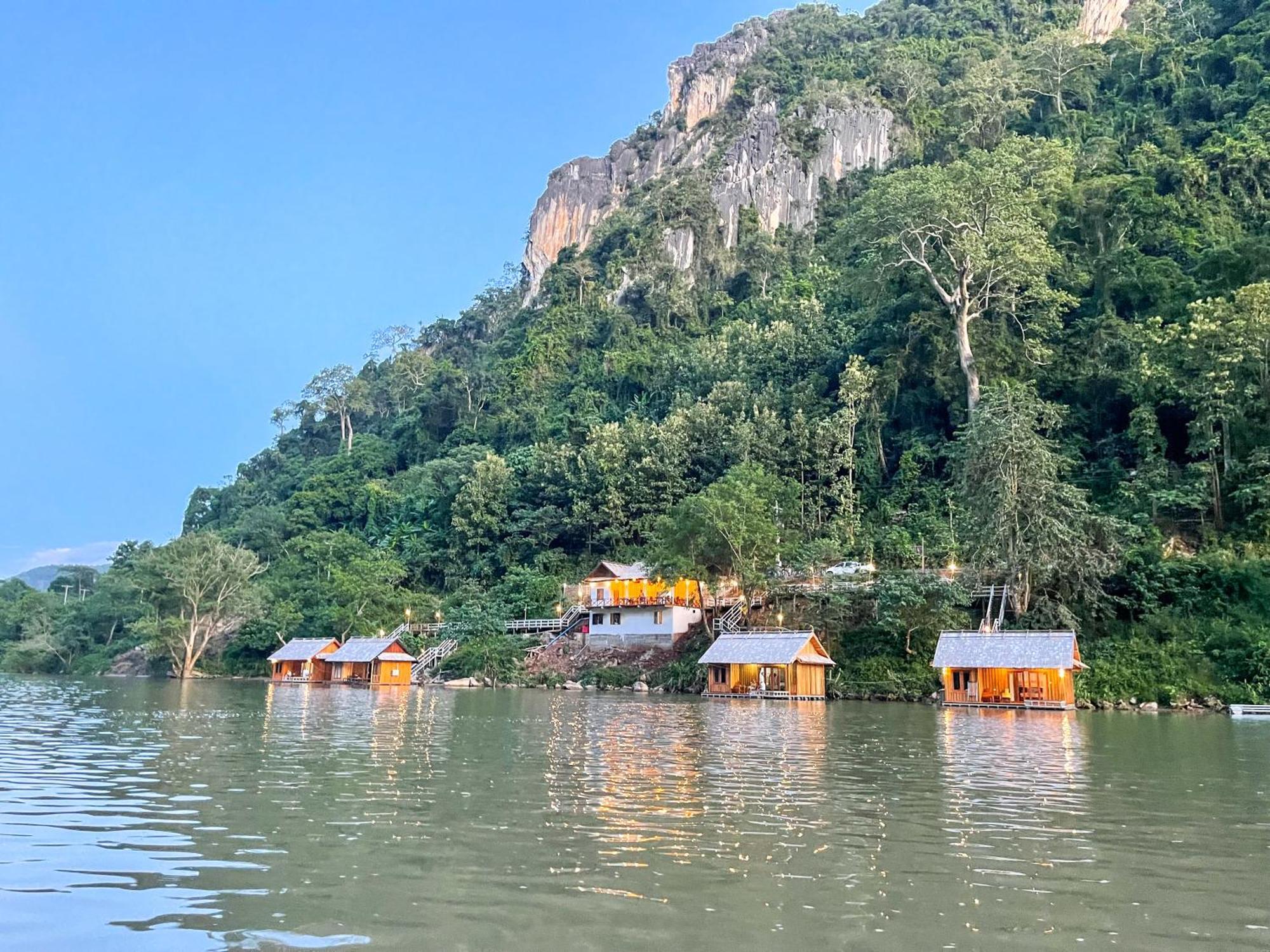 Nongkhiaw The Float House Hotel Bagian luar foto