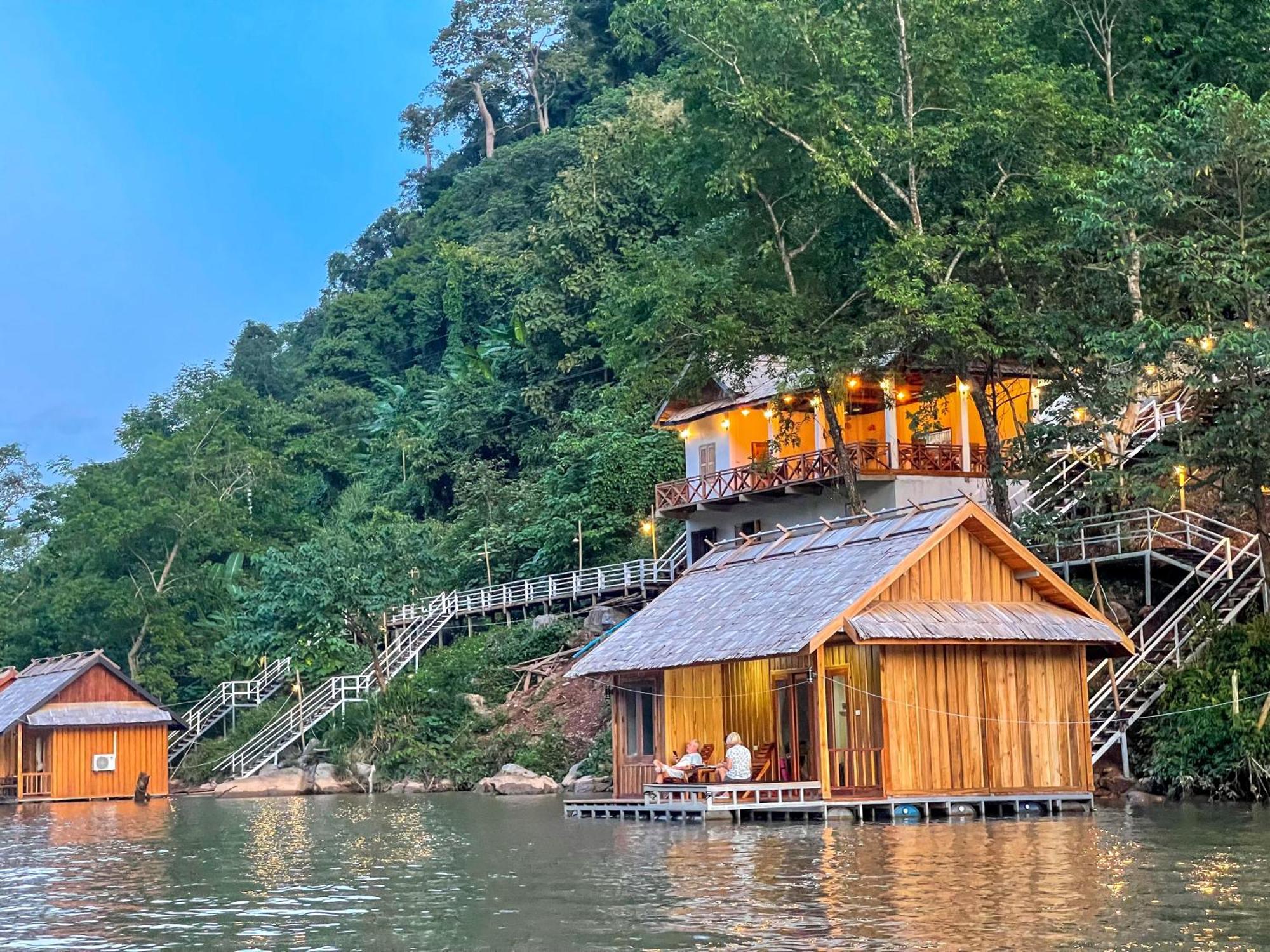 Nongkhiaw The Float House Hotel Bagian luar foto
