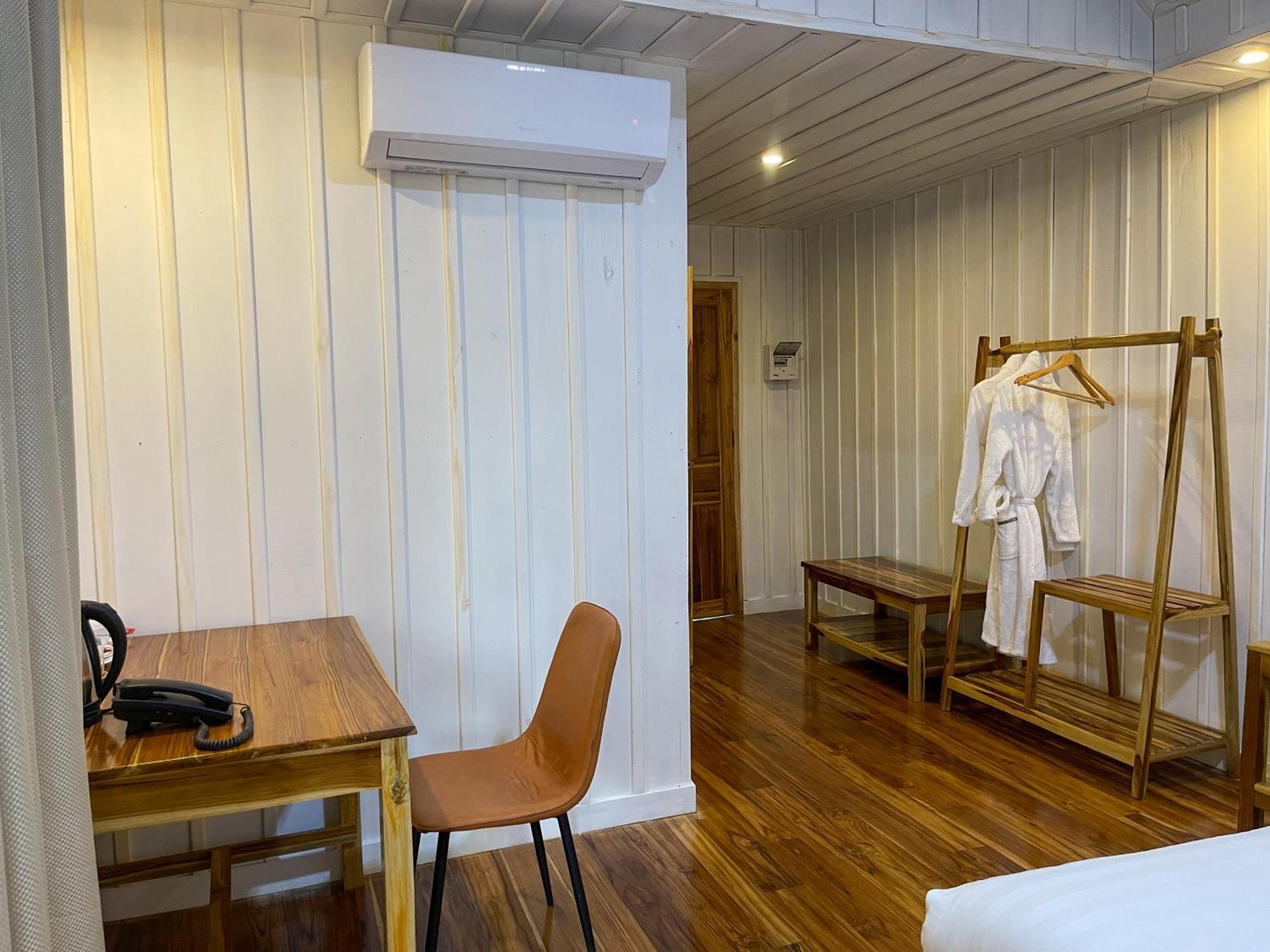Nongkhiaw The Float House Hotel Bagian luar foto