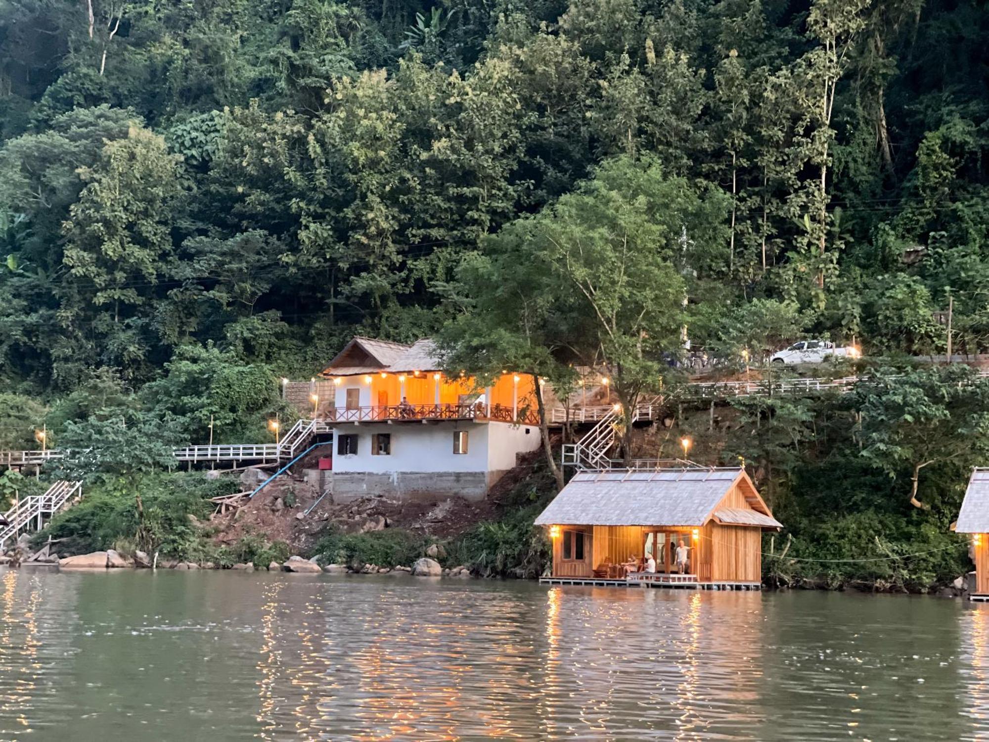 Nongkhiaw The Float House Hotel Bagian luar foto
