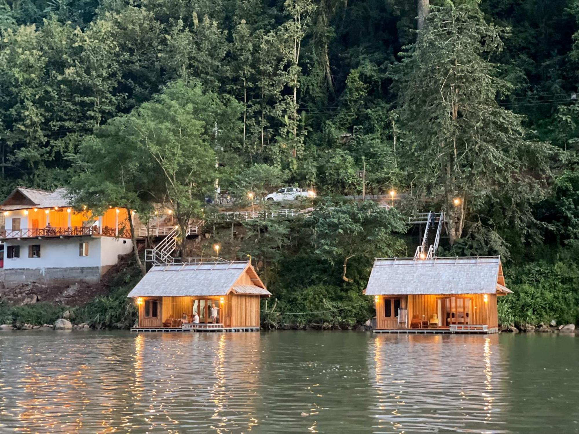 Nongkhiaw The Float House Hotel Bagian luar foto