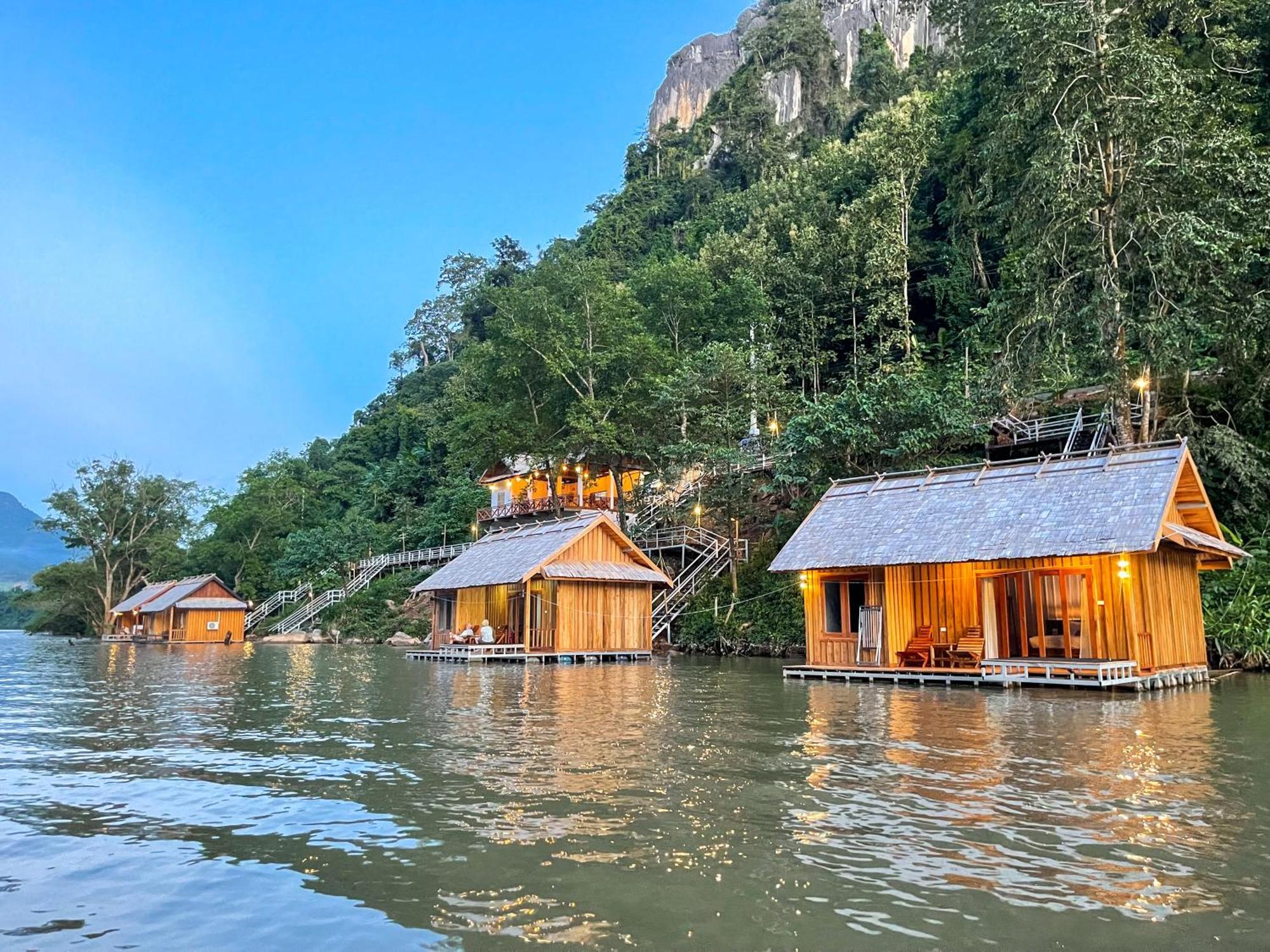 Nongkhiaw The Float House Hotel Bagian luar foto