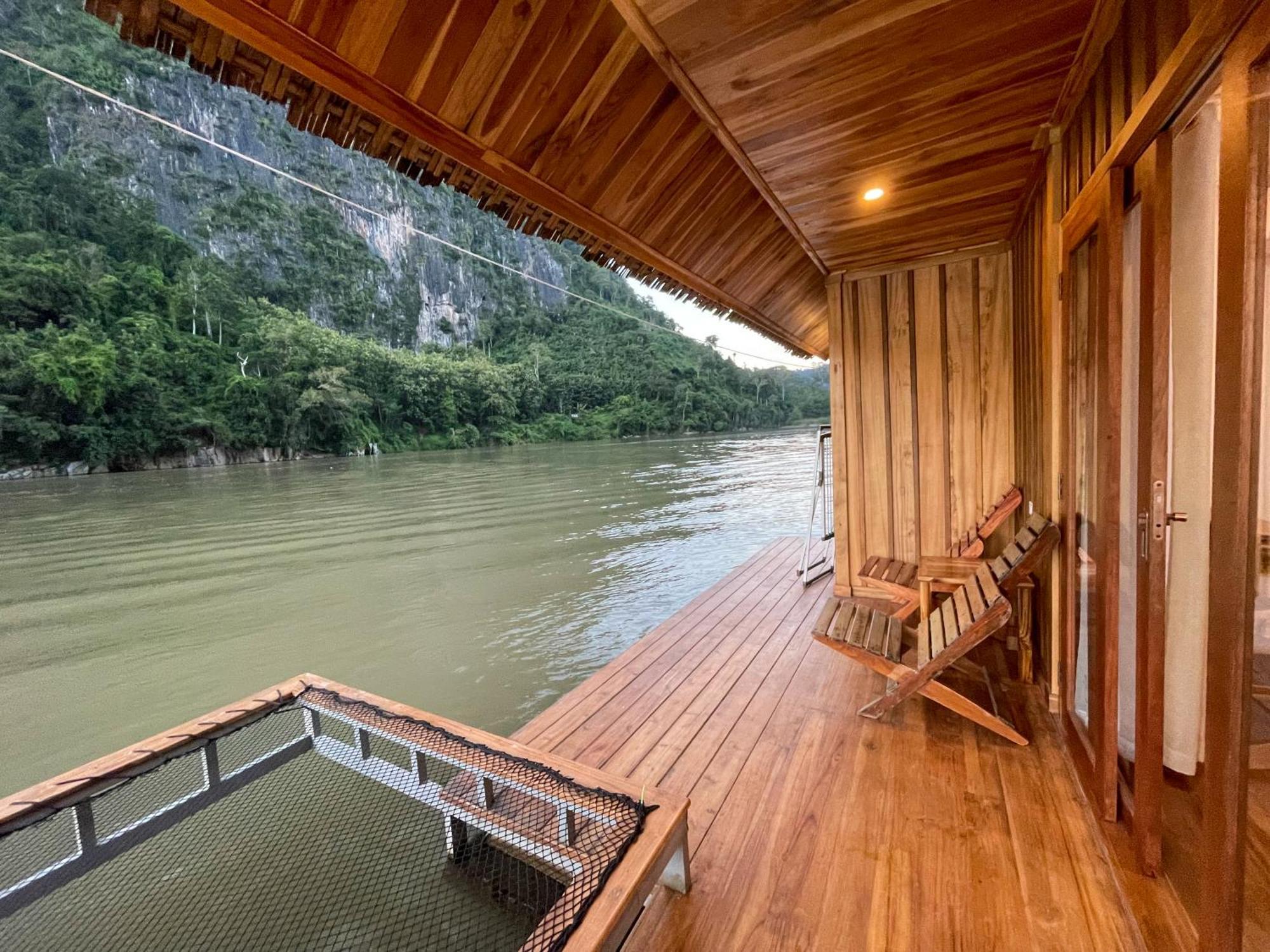 Nongkhiaw The Float House Hotel Bagian luar foto