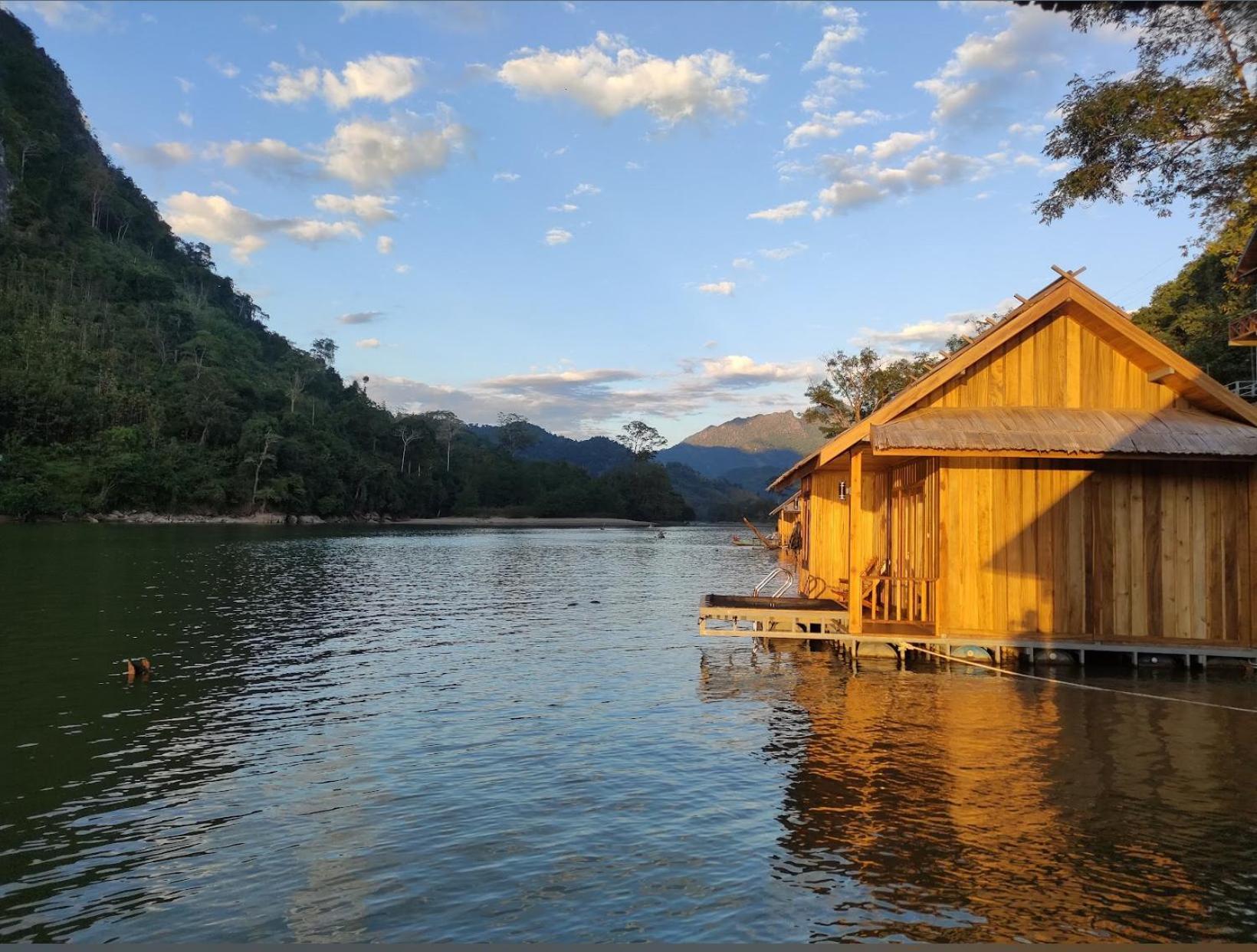 Nongkhiaw The Float House Hotel Bagian luar foto