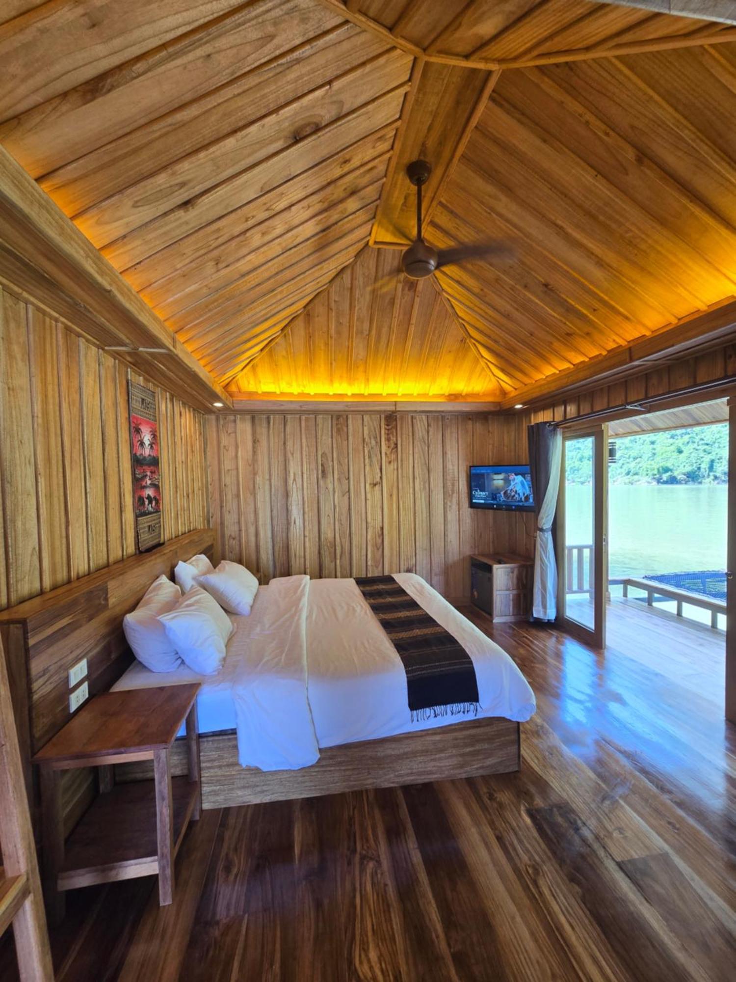 Nongkhiaw The Float House Hotel Bagian luar foto